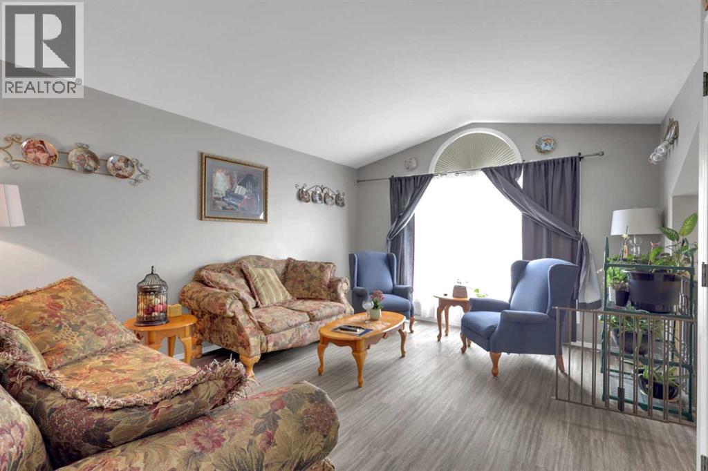 39 Old Boomer Road, Sylvan Lake, Alberta  T4S 1Z1 - Photo 3 - A2314007