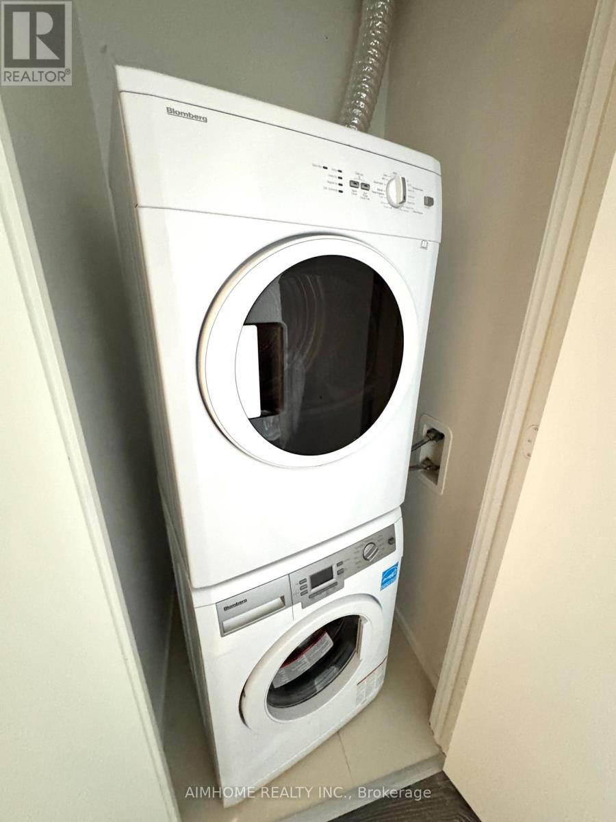 2510 - 1 Bloor Street E, Toronto, Ontario  M4W 0A8 - Photo 32 - C13152358