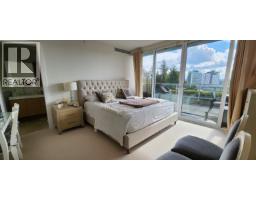 402 876 KEITH ROAD, West Vancouver, British Columbia