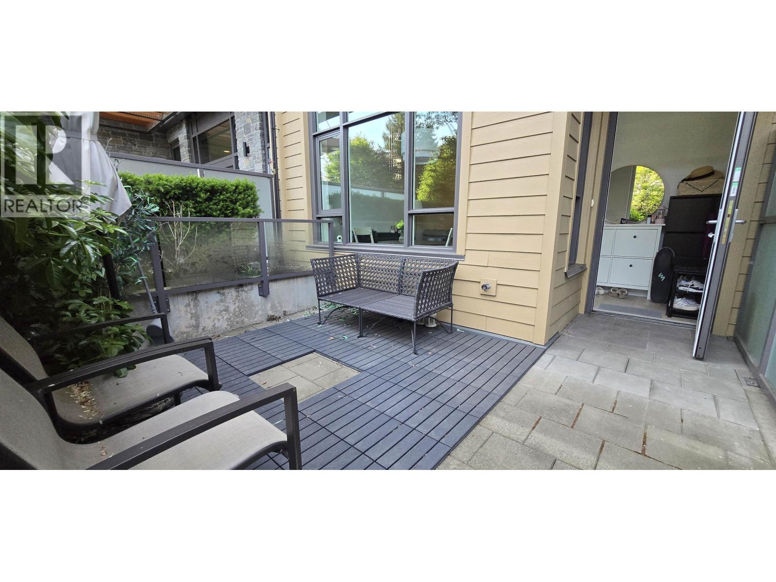 1208 27th Street, North Vancouver, British Columbia  V7L 1X2 - Photo 2 - R3130743