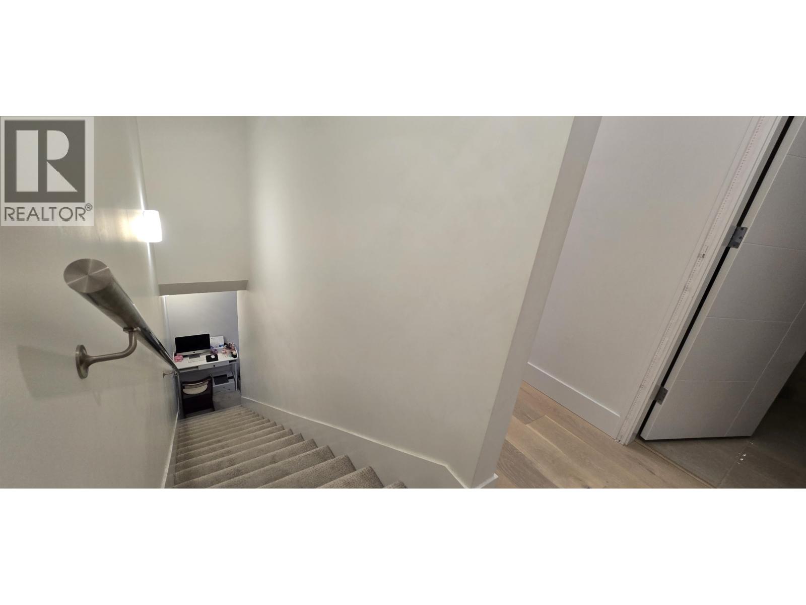 1208 27th Street, North Vancouver, British Columbia  V7L 1X2 - Photo 8 - R3130743
