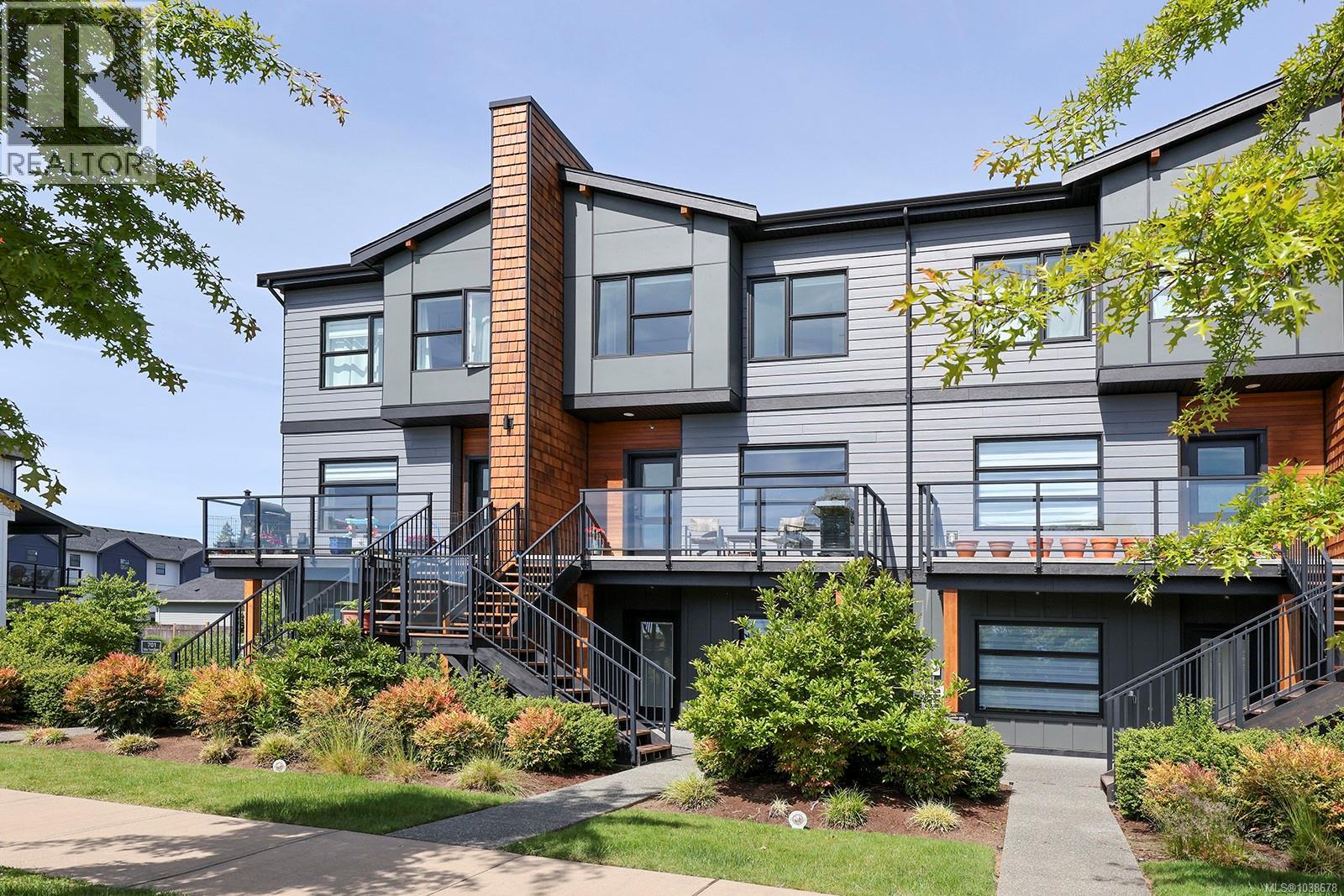 2 3016 Alder St S, Campbell River, British Columbia  V9H 1R9 - Photo 2 - 1038678