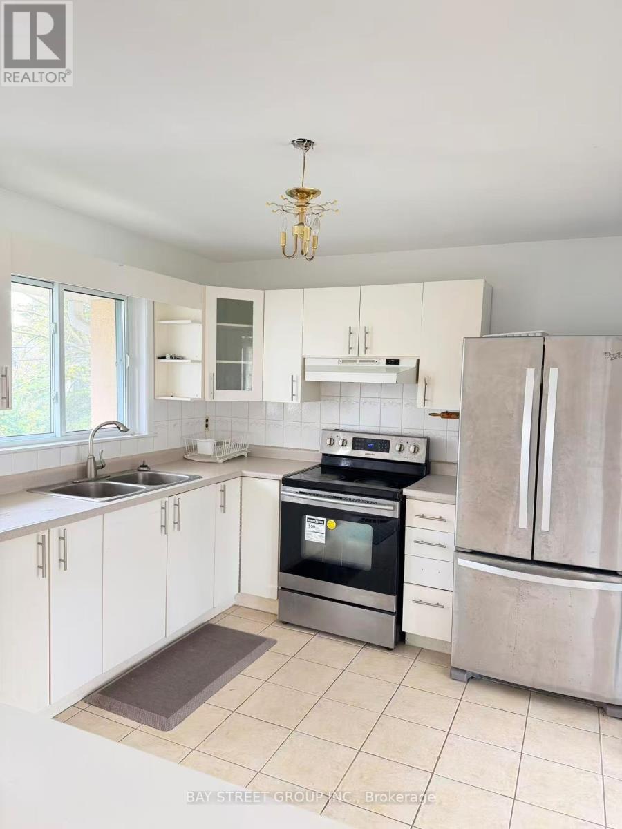 # Upper Unit - 395 Loretta Crescent, Whitchurch-Stouffville, Ontario  L4A 7G3 - Photo 5 - N13225762