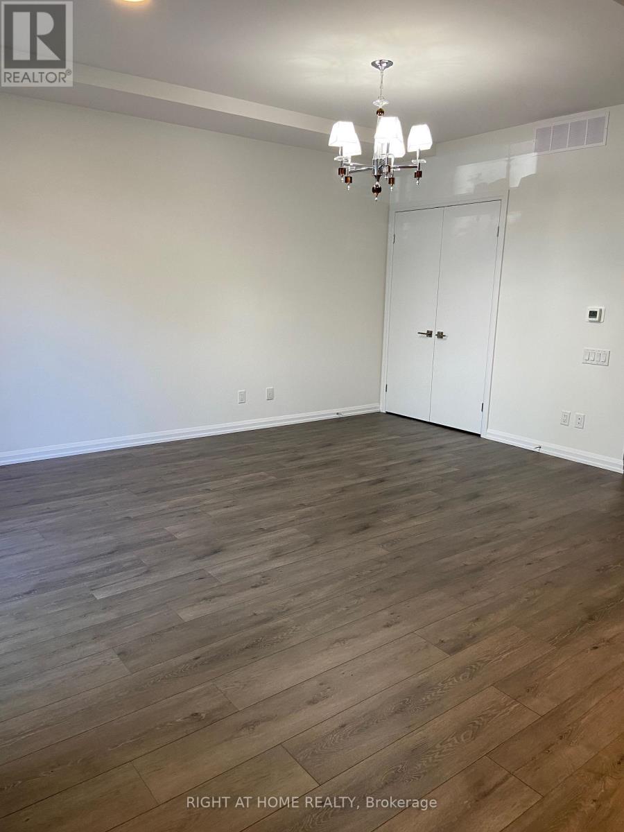 Th 17 - 15 Brin Drive, Toronto, Ontario  M8X 0B4 - Photo 4 - W13225754