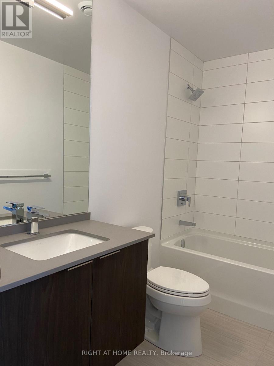 Th 17 - 15 Brin Drive, Toronto, Ontario  M8X 0B4 - Photo 5 - W13225754