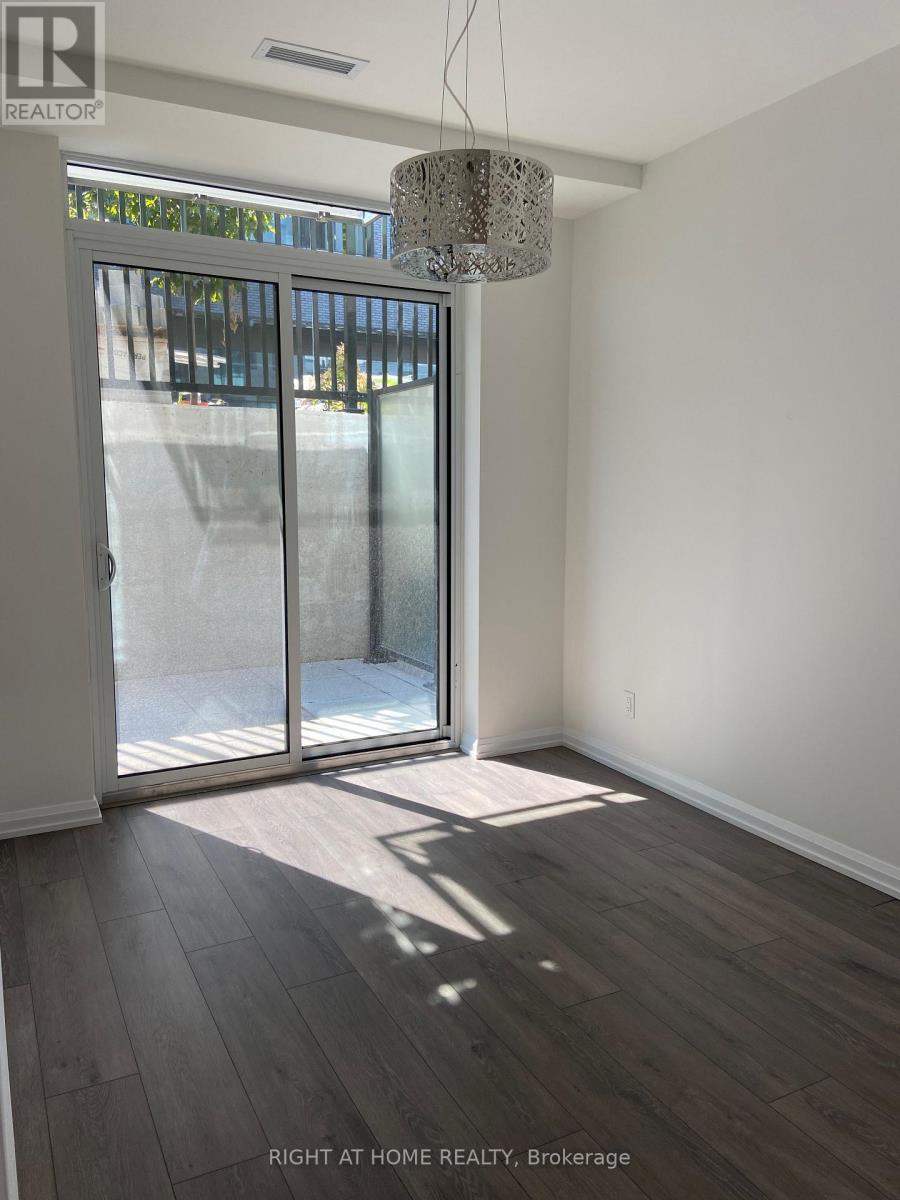 Th 17 - 15 Brin Drive, Toronto, Ontario  M8X 0B4 - Photo 8 - W13225754