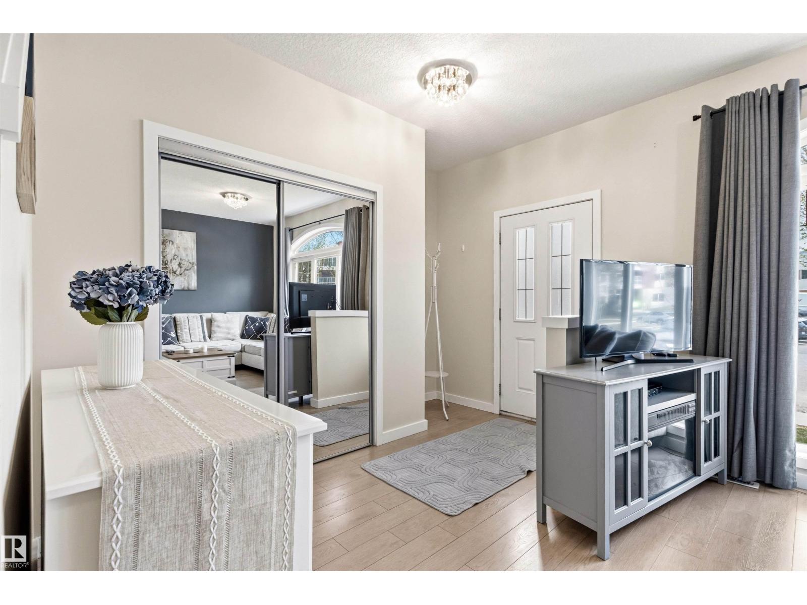 5835 Mullen Pl Nw, Edmonton, Alberta  T6R 0T5 - Photo 6 - E4489972