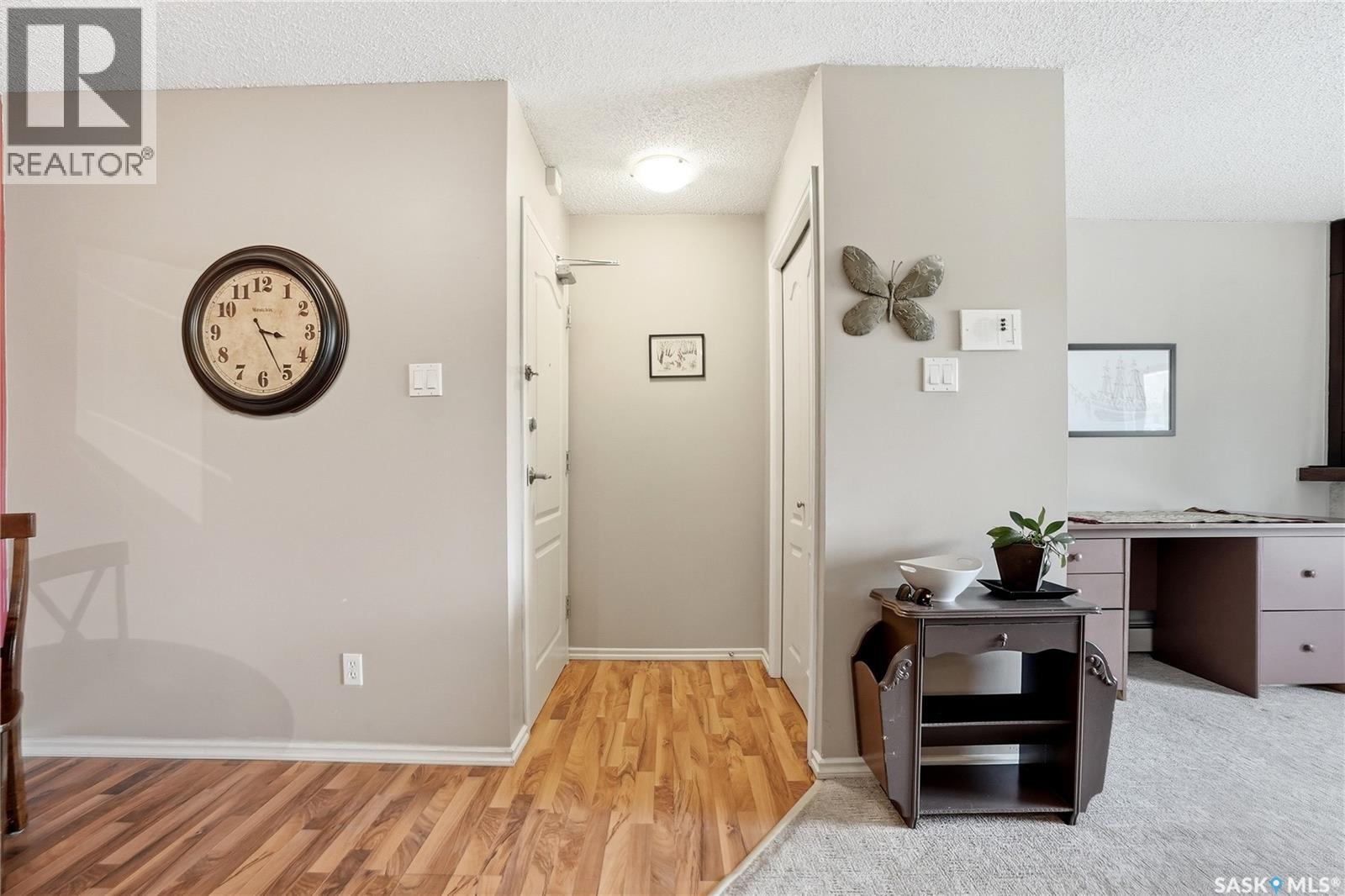 201d2 1121 Mckercher Drive, Saskatoon, Saskatchewan  S7H 5B8 - Photo 2 - SK037831