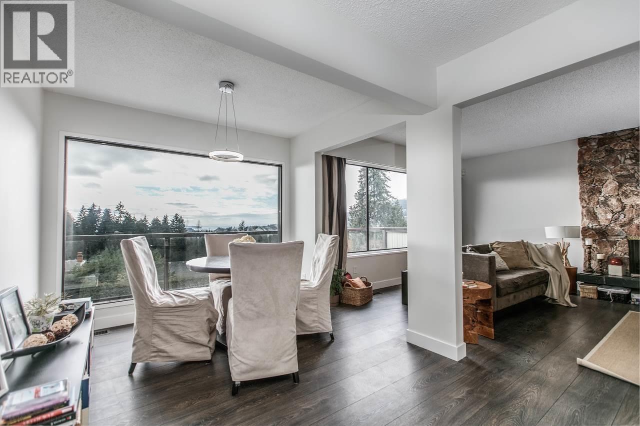 5240 Malaspina Place, North Vancouver, British Columbia  V7R 4M1 - Photo 9 - R3130671