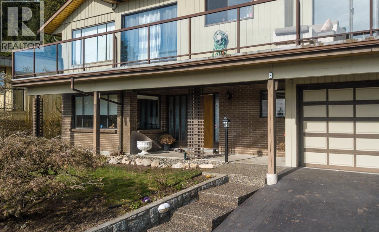 5240 Malaspina Place, North Vancouver, British Columbia  V7R 4M1 - Photo 16 - R3130671