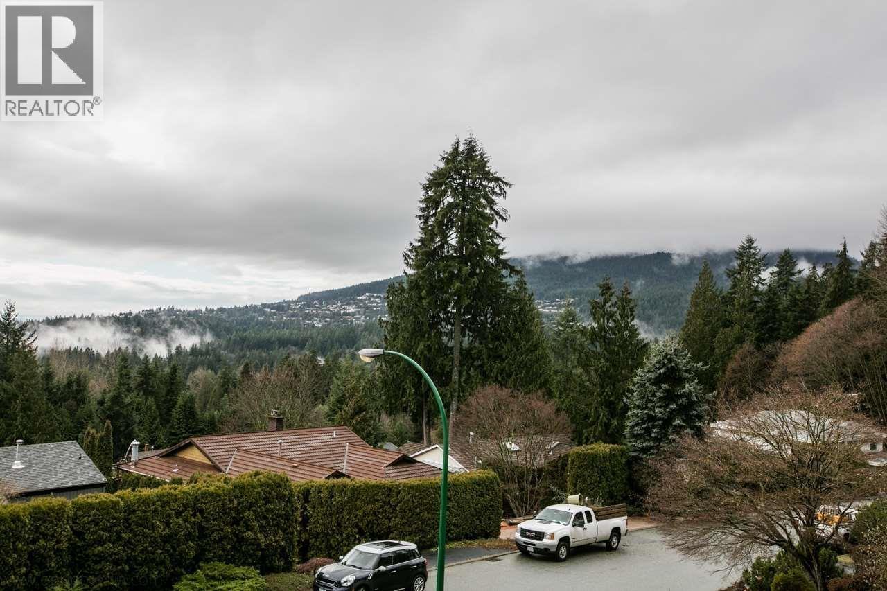 5240 Malaspina Place, North Vancouver, British Columbia  V7R 4M1 - Photo 17 - R3130671