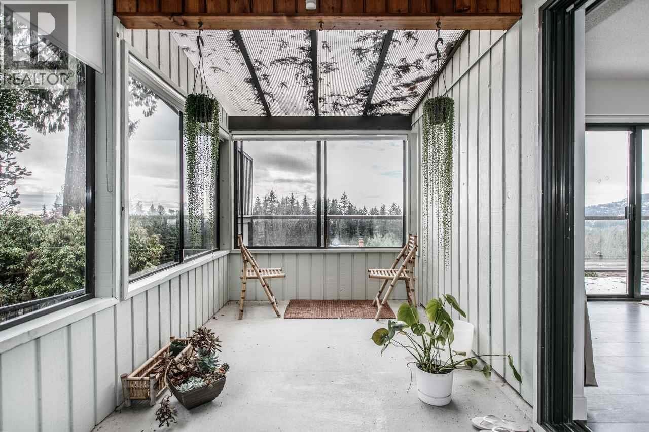 5240 Malaspina Place, North Vancouver, British Columbia  V7R 4M1 - Photo 14 - R3130671