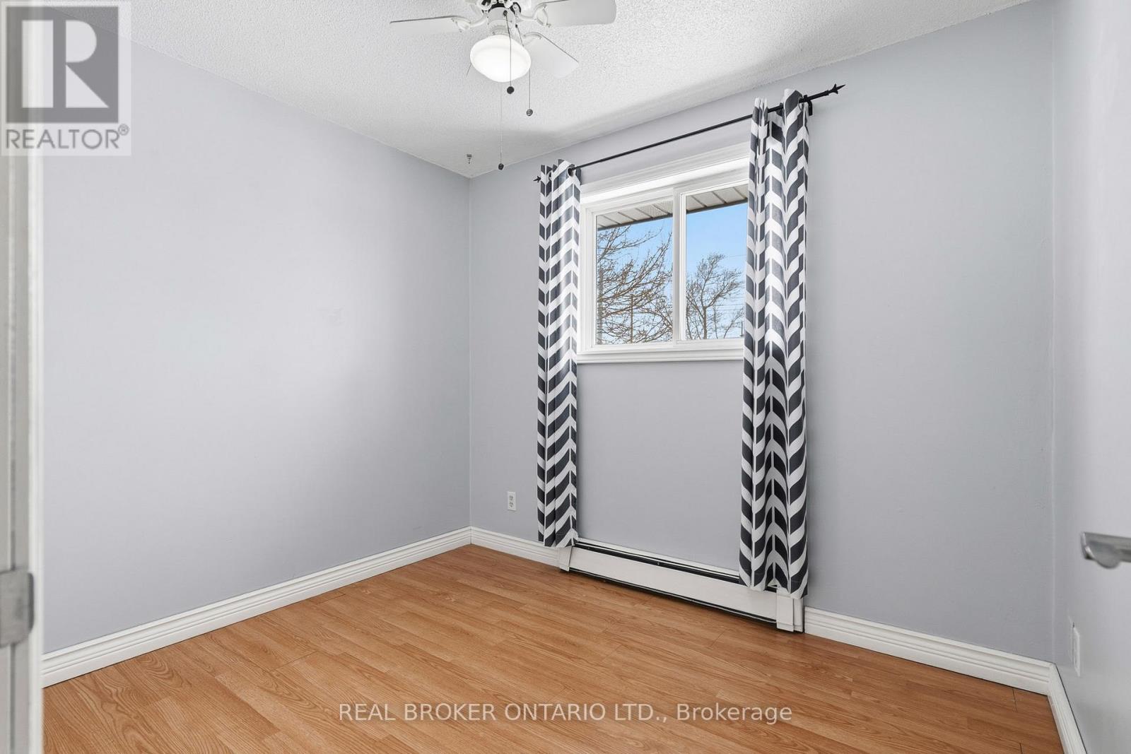 379 Southworth Street S, Welland, Ontario  L3B 2A1 - Photo 12 - X13225836
