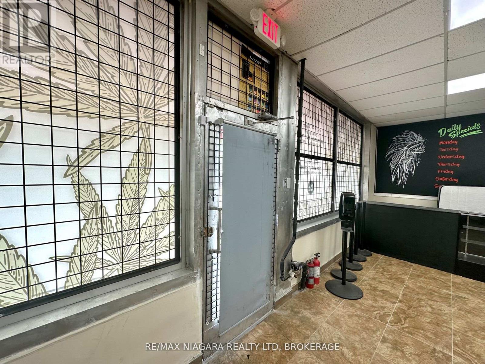 6015 Main Street, Niagara Falls, Ontario  L2G 5Z7 - Photo 6 - X13225840