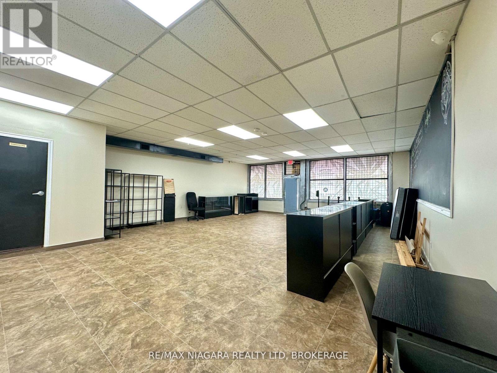 6015 Main Street, Niagara Falls, Ontario  L2G 5Z7 - Photo 7 - X13225840