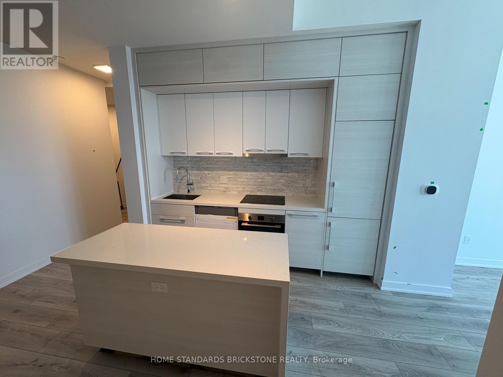 711 - 29 Green Trail Court, Toronto, Ontario  M2K 0J9 - Photo 2 - C13225820