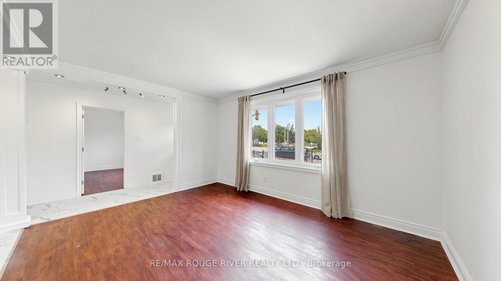 1884 Liverpool Road, Pickering, Ontario  L1V 1W5 - Photo 7 - E13225776
