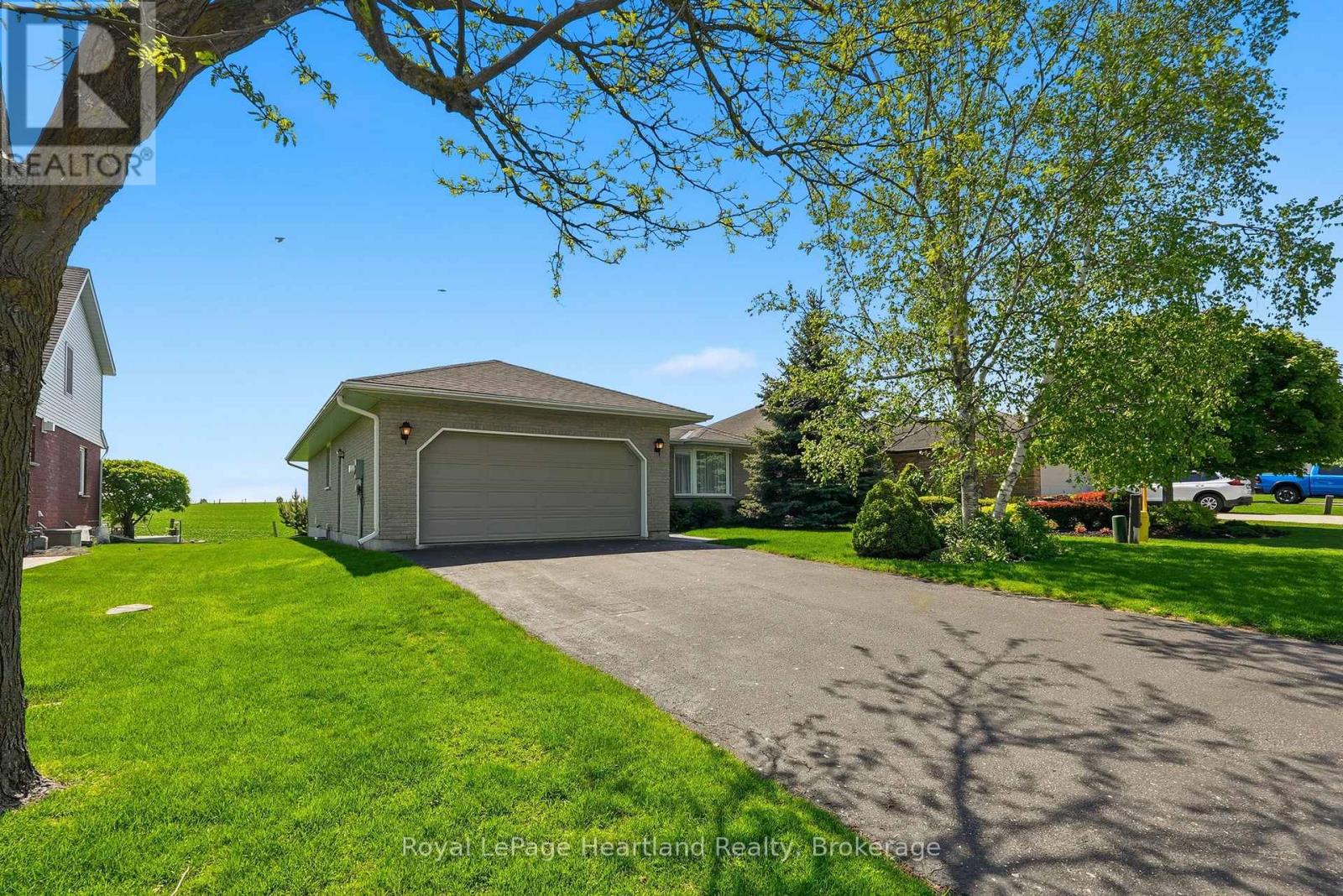580 Maple Avenue N, North Perth, Ontario  N4W 3G5 - Photo 1 - X13225790