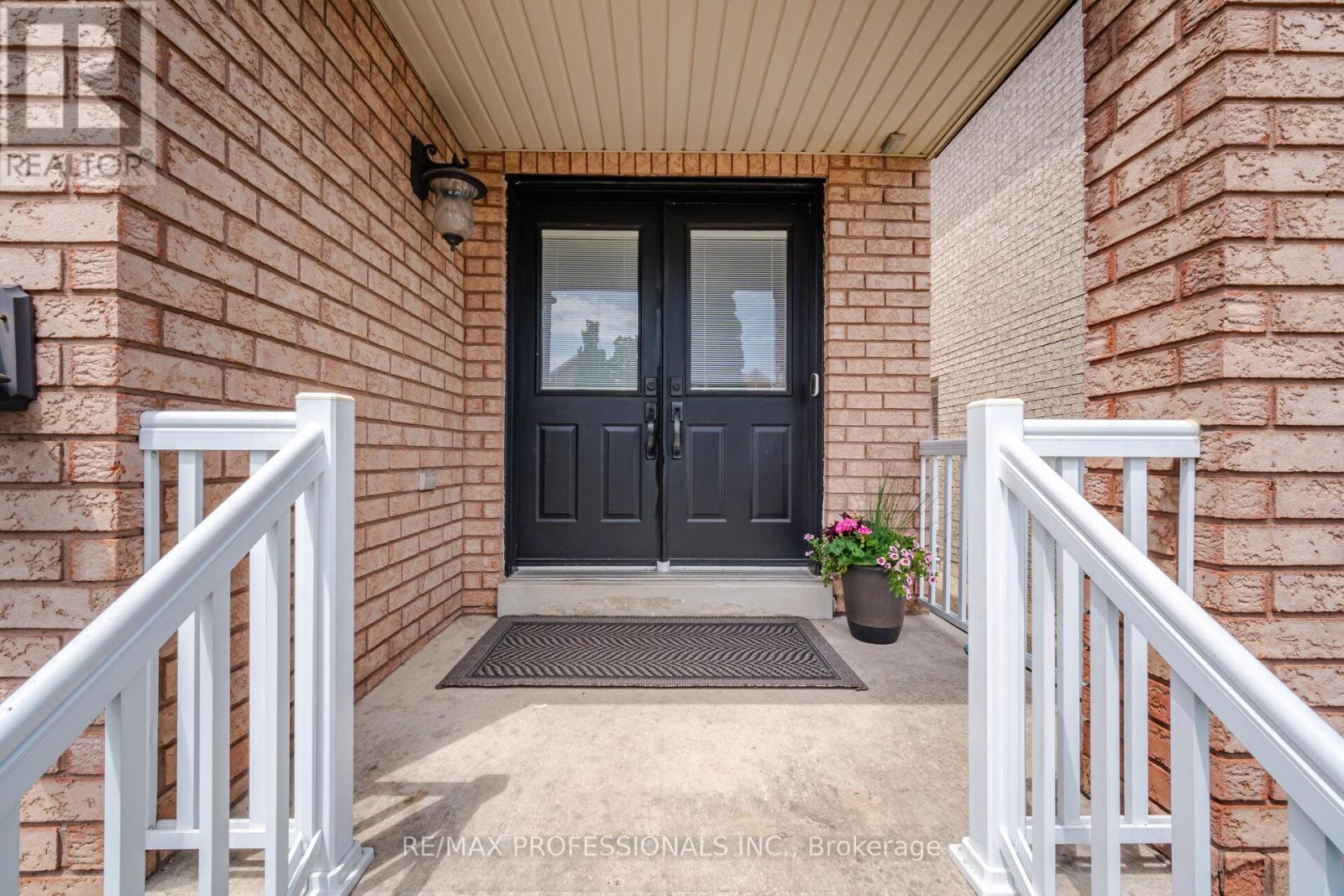3863 Passway Road, Mississauga, Ontario  L5N 8N9 - Photo 3 - W13225472