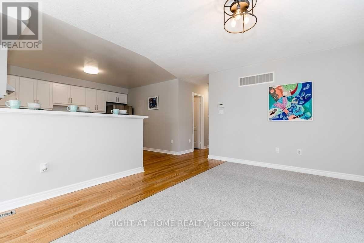 6 Peter Street, Barrie, Ontario  L4N 5R2 - Photo 13 - S13225824