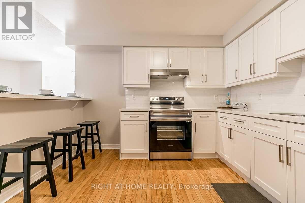 6 Peter Street, Barrie, Ontario  L4N 5R2 - Photo 15 - S13225824