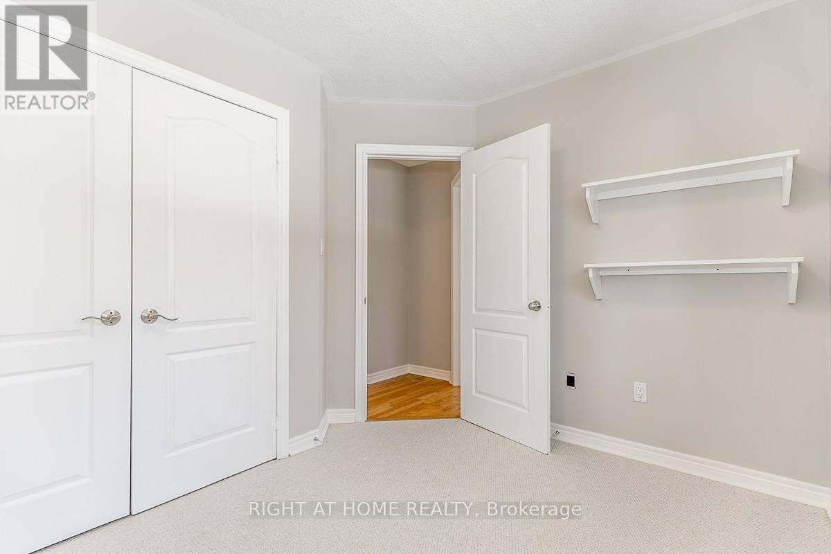 6 Peter Street, Barrie, Ontario  L4N 5R2 - Photo 21 - S13225824