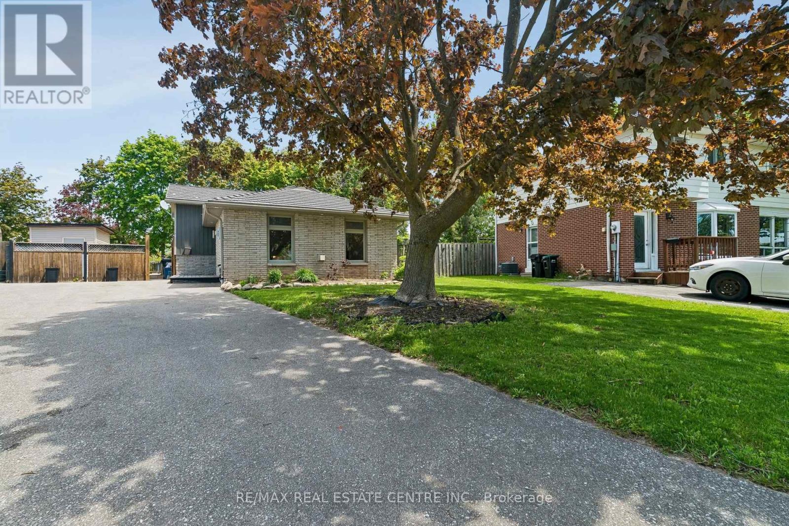 47 Christie Crescent, Barrie (Letitia Heights), Ontario  L4N 4V2 - Photo 1 - S13225852