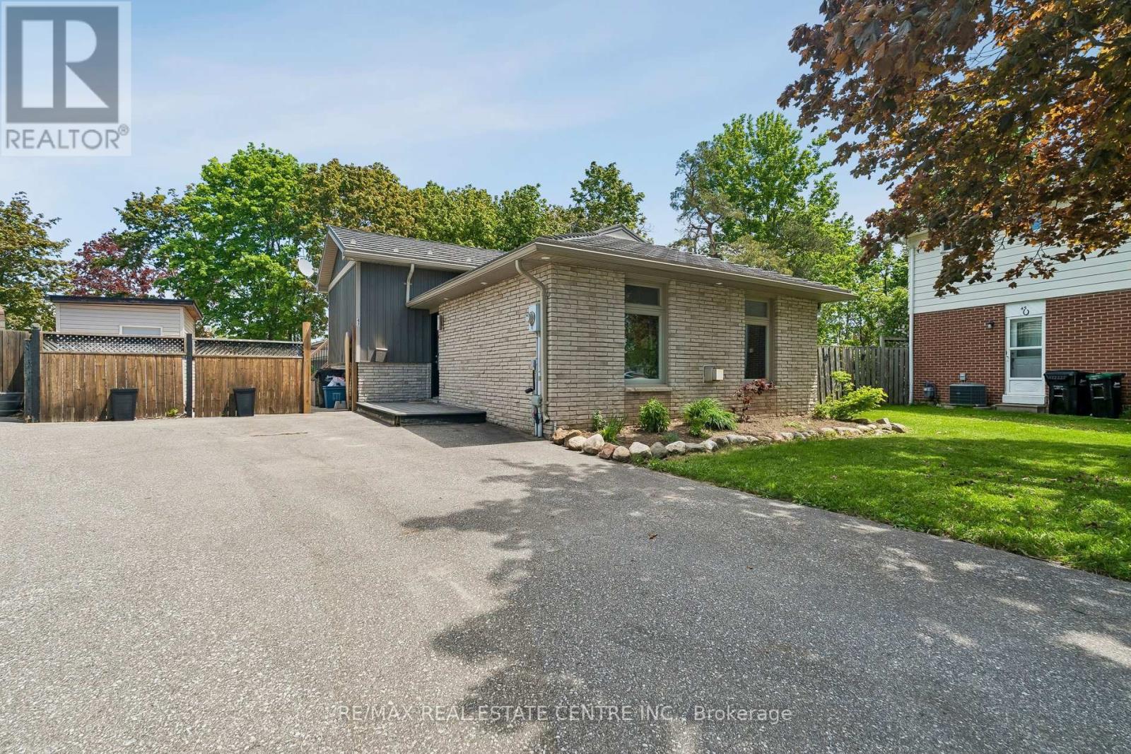 47 Christie Crescent, Barrie (Letitia Heights), Ontario  L4N 4V2 - Photo 3 - S13225852