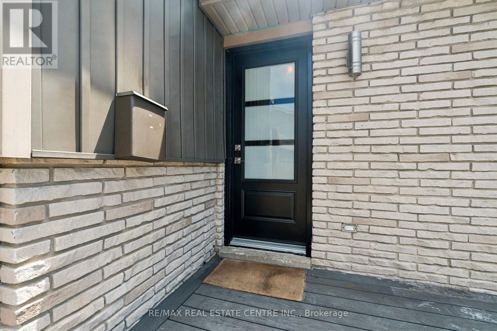 47 Christie Crescent, Barrie (Letitia Heights), Ontario  L4N 4V2 - Photo 4 - S13225852