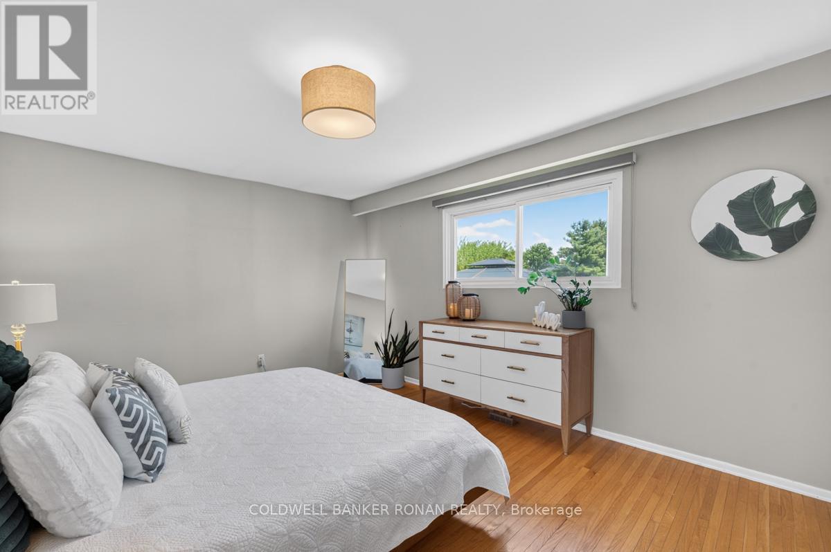 319 Thrace Avenue, Mississauga, Ontario  L5B 2B2 - Photo 19 - W13225778