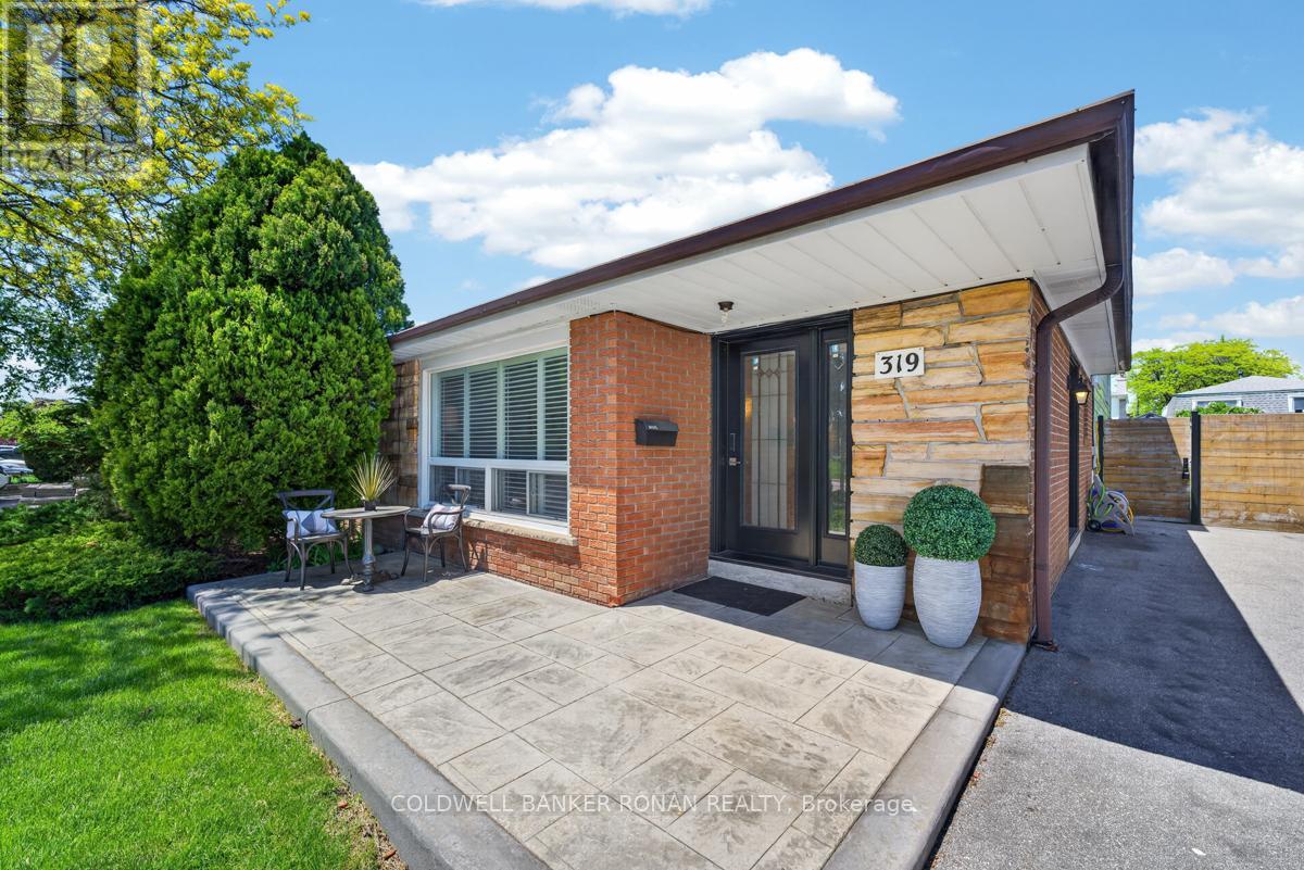 319 Thrace Avenue, Mississauga, Ontario  L5B 2B2 - Photo 3 - W13225778