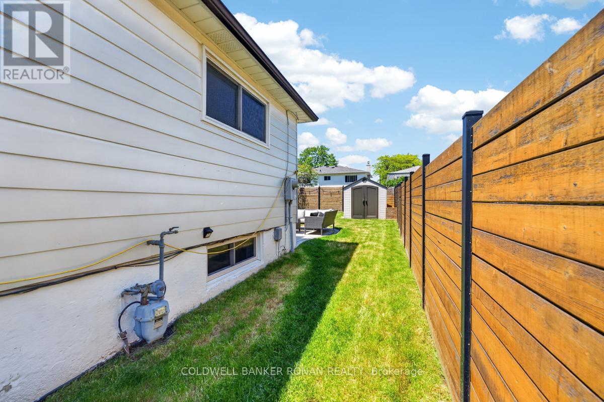 319 Thrace Avenue, Mississauga, Ontario  L5B 2B2 - Photo 40 - W13225778