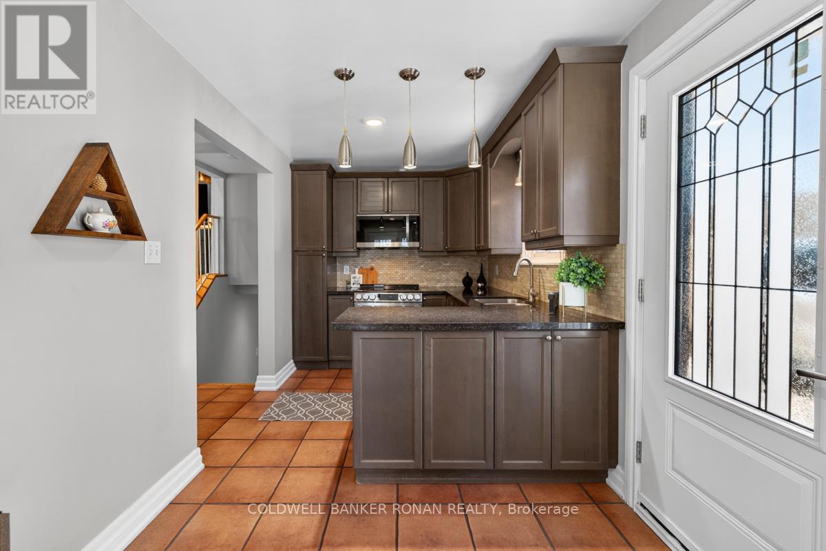 319 Thrace Avenue, Mississauga, Ontario  L5B 2B2 - Photo 6 - W13225778