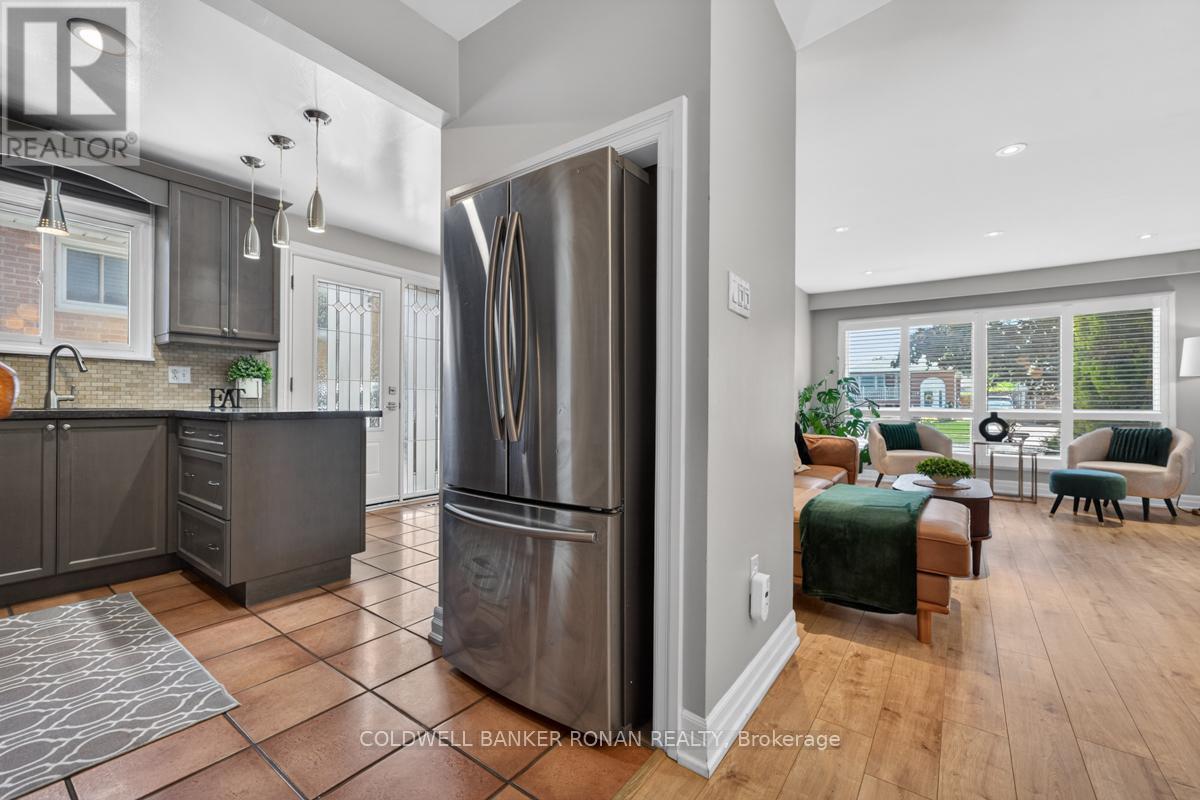 319 Thrace Avenue, Mississauga, Ontario  L5B 2B2 - Photo 8 - W13225778