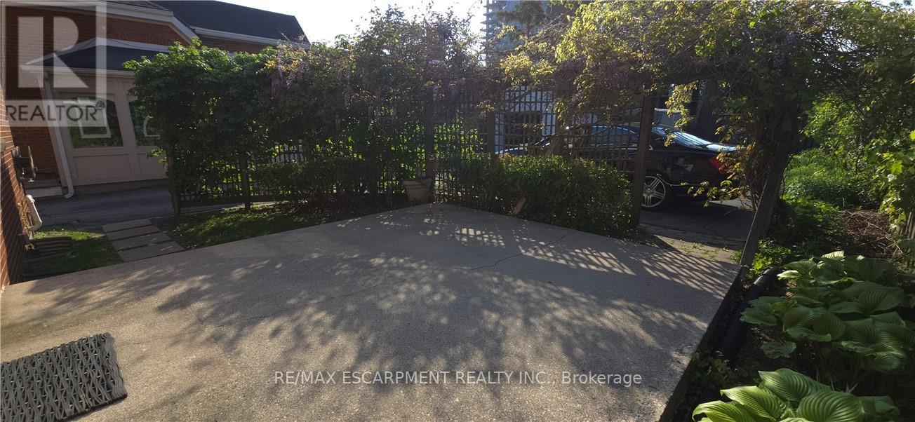 2047 James Street, Burlington, Ontario  L7R 1H4 - Photo 29 - W13225784