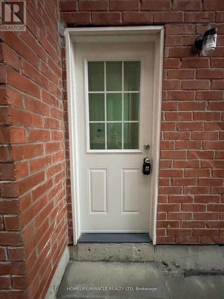 9 Humberstone Crescent, Brampton, Ontario  L7A 4C3 - Photo 11 - W13225808