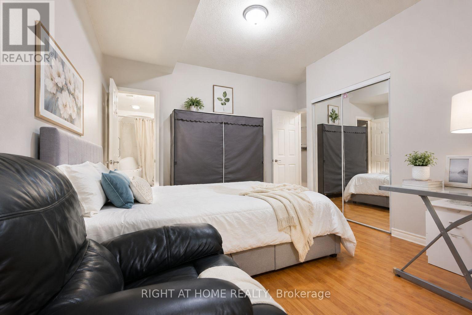8 - 1949 Lawrence Avenue W, Toronto, Ontario  M9N 1H3 - Photo 10 - W13225848