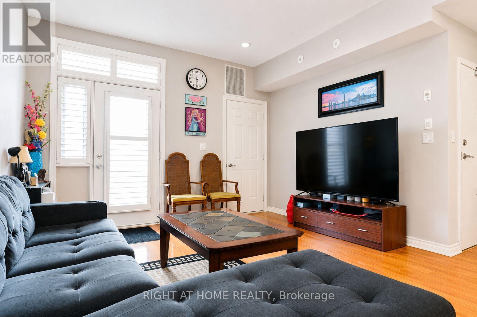 8 - 1949 Lawrence Avenue W, Toronto, Ontario  M9N 1H3 - Photo 5 - W13225848