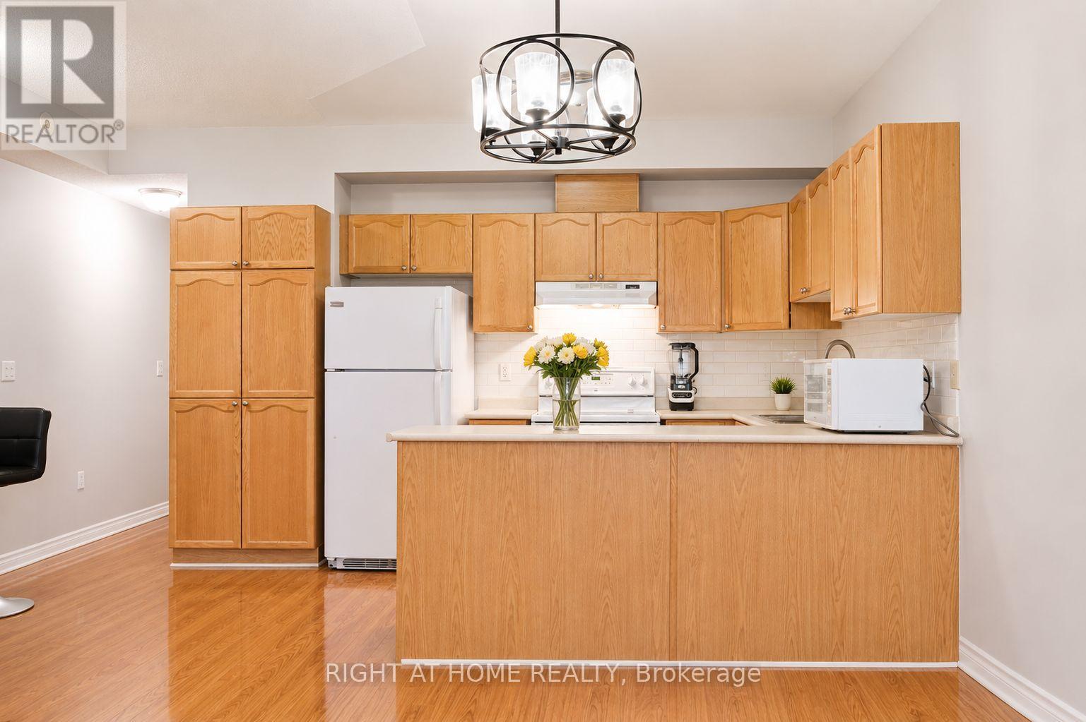 8 - 1949 Lawrence Avenue W, Toronto, Ontario  M9N 1H3 - Photo 8 - W13225848