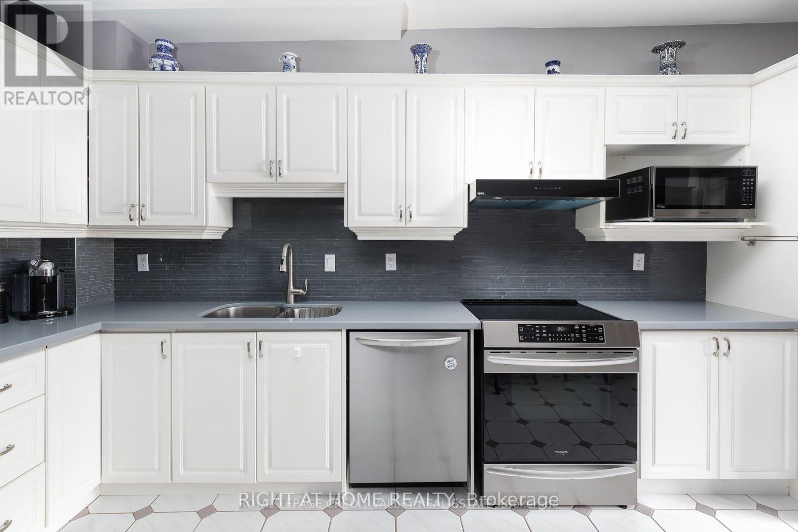119 Niagara Street, Toronto, Ontario  M5V 1C6 - Photo 4 - C13225172