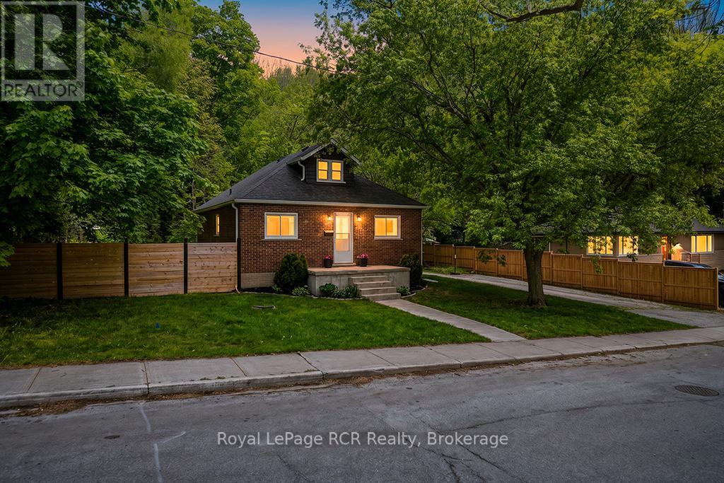 589 5TH AVENUE E, Owen Sound, Ontario
