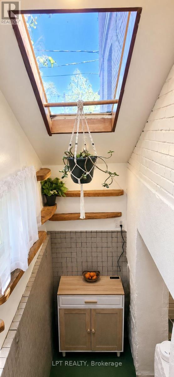 1314 Dupont Street, Toronto, Ontario  M6H 2A7 - Photo 17 - W13224150