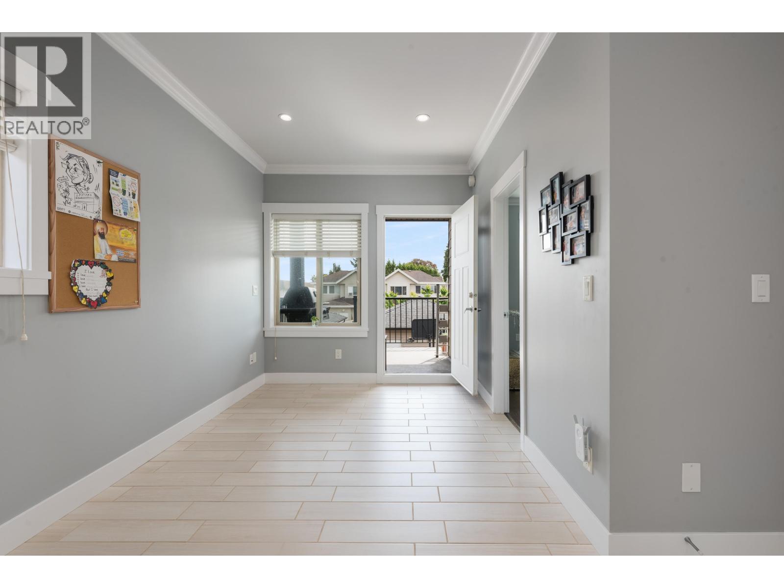 7348 11th Avenue, Burnaby, British Columbia  V3N 2N1 - Photo 10 - R3130748