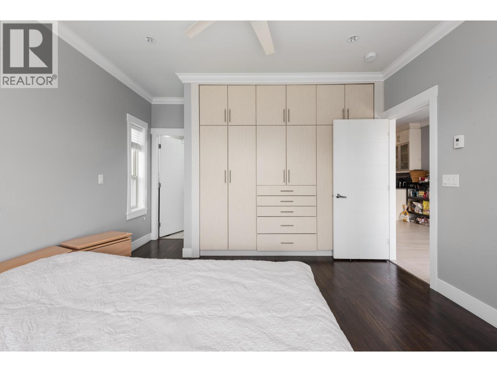 7348 11th Avenue, Burnaby, British Columbia  V3N 2N1 - Photo 12 - R3130748