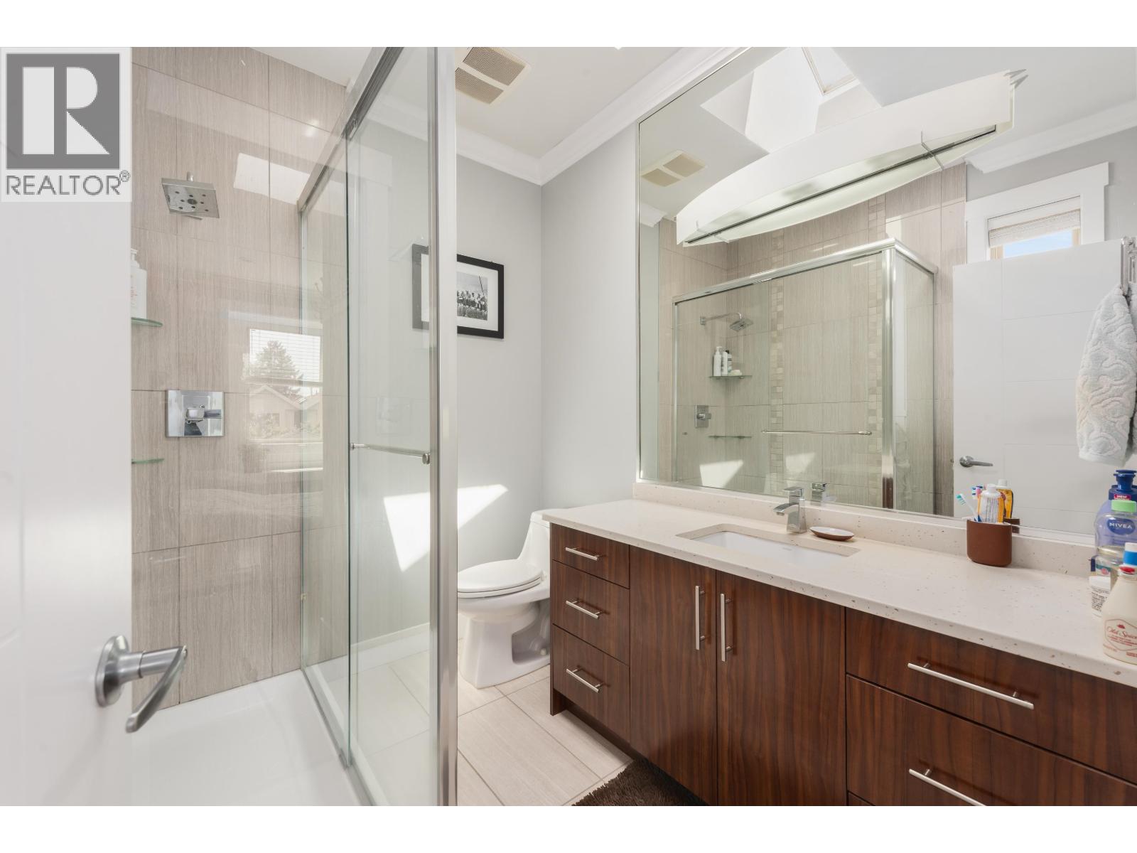 7348 11th Avenue, Burnaby, British Columbia  V3N 2N1 - Photo 13 - R3130748