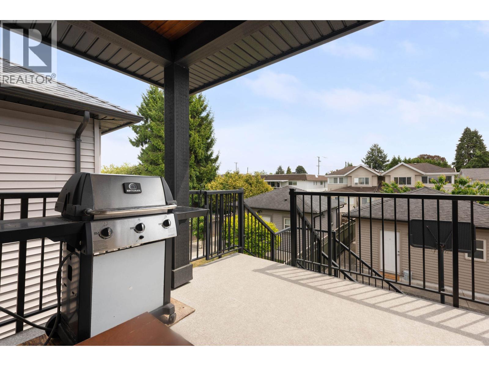 7348 11th Avenue, Burnaby, British Columbia  V3N 2N1 - Photo 14 - R3130748