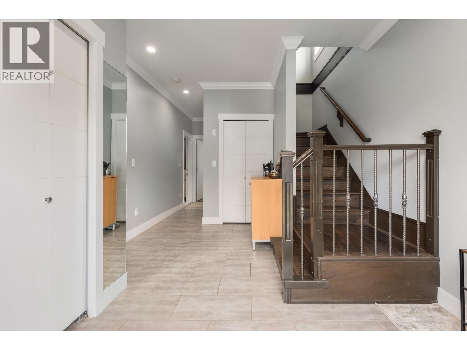 7348 11th Avenue, Burnaby, British Columbia  V3N 2N1 - Photo 15 - R3130748
