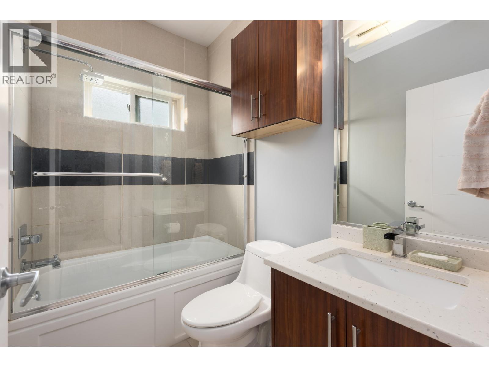 7348 11th Avenue, Burnaby, British Columbia  V3N 2N1 - Photo 18 - R3130748