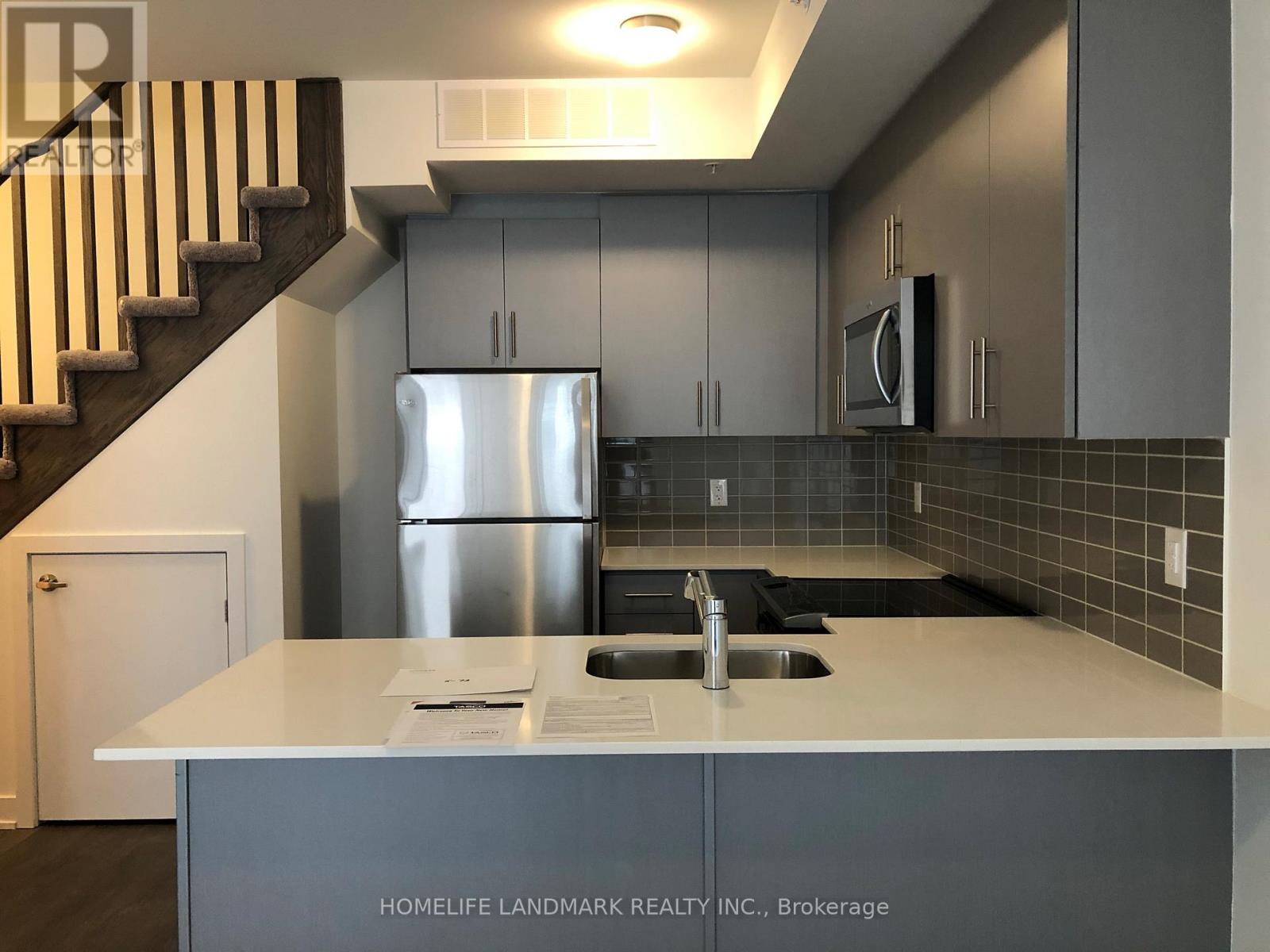 16 - 3482 Widdicombe Way, Mississauga, Ontario  L5L 0B8 - Photo 3 - W13225880