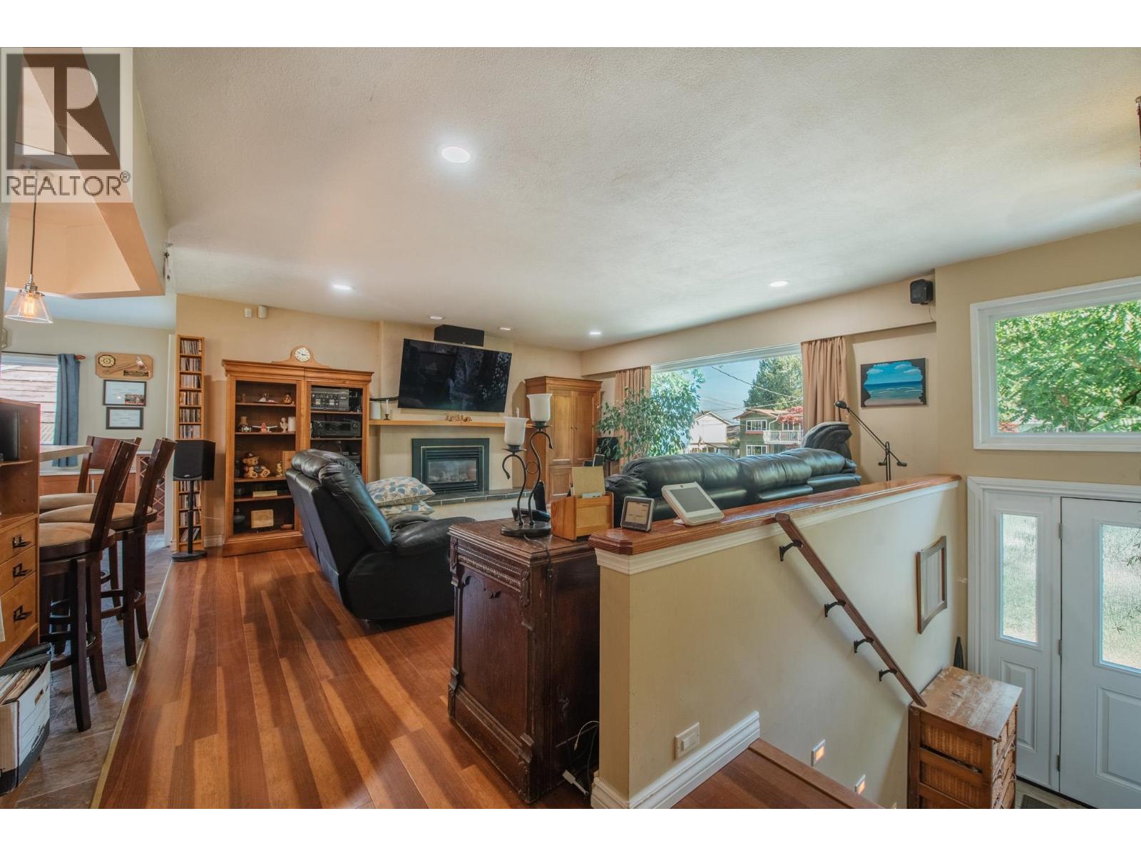 934 Davis Road, Gibsons, British Columbia  V0N 1V8 - Photo 5 - R3130658